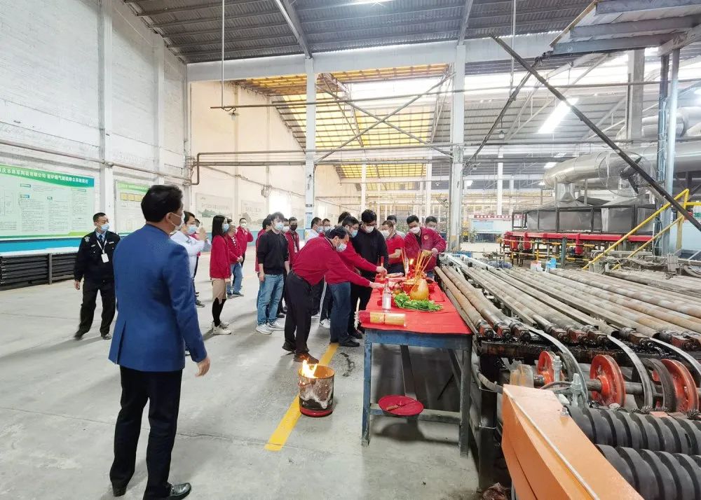 2020再譜新篇，綠蘋果瓷磚生產(chǎn)基地成功點火，全面有序復(fù)產(chǎn)