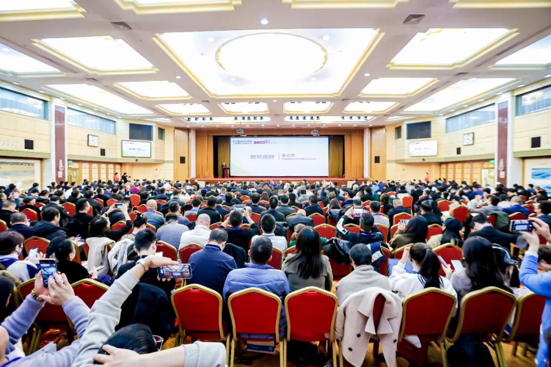 創(chuàng)新引領(lǐng)，榮譽(yù)加冕 | 綠蘋果瓷磚榮獲2023年度中國建筑材料流通協(xié)會“科學(xué)技術(shù)獎”
