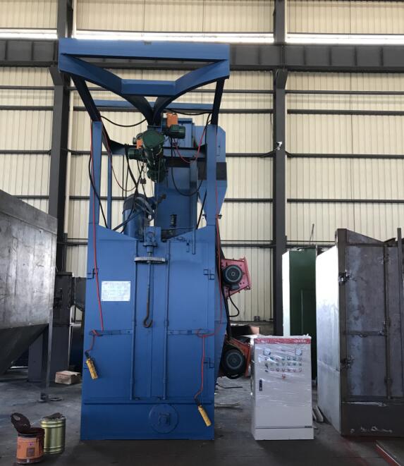 江蘇拋丸機(jī)除銹設(shè)備 巴西南卡希亞斯Caxias do Sul客戶采購雙鉤吊掛式拋丸機(jī)